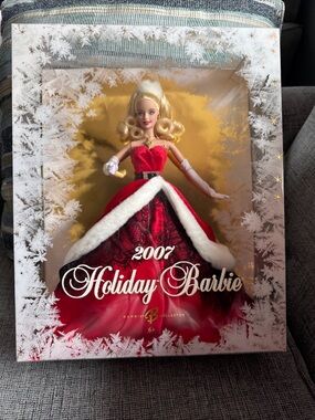 Barbie 2007 Holiday Barbie Doll - Red Festive Collector Edition. NIB